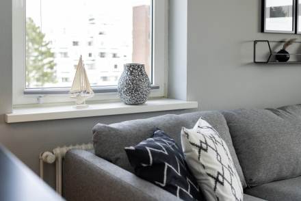 Wohnzimmer, Detail Sofa, Wohnung im Haus "Goldene Ruh"